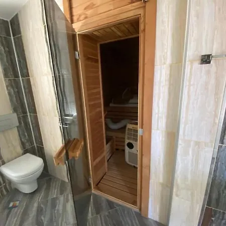 Muestakil, Oezel Havuzlu, Jakuzi Ve Saunali Vila *